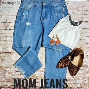 DISTRESSED MOM JEANS!